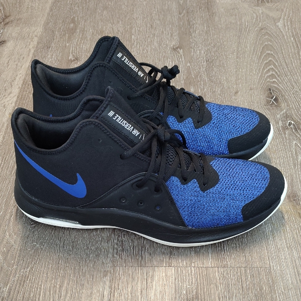 Nike AIR Versitile III